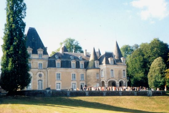 Location Terrasse extérieure du Château du Repaire à Vigeois en Corrèze