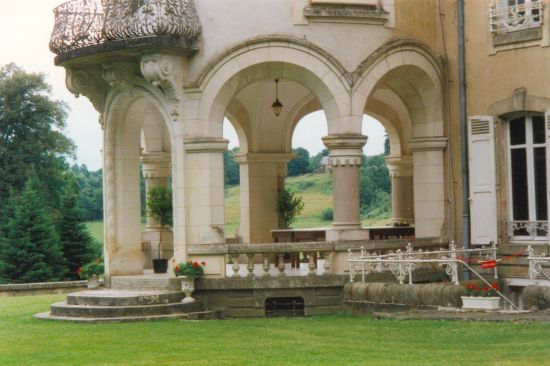 Terrasse extérieur du Château du Repaire à Vigeois en Corrèze